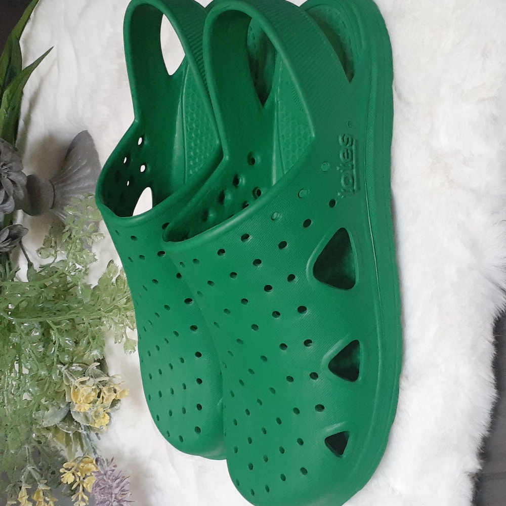 Totes - Picture 7 of 7